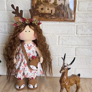 عروسک روسی دختر با لباس گوزنی